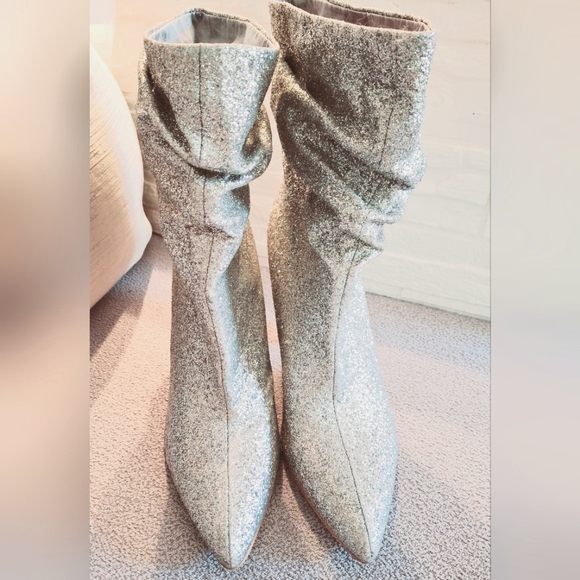 Guess Ankle Boots - Picture 1 of 5